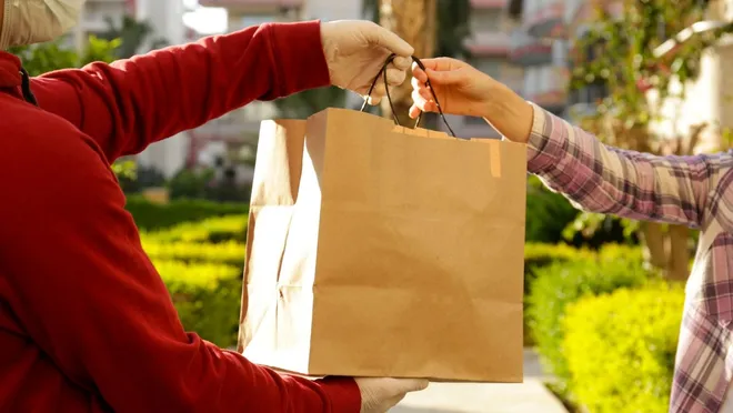Chef preparando comida fresca